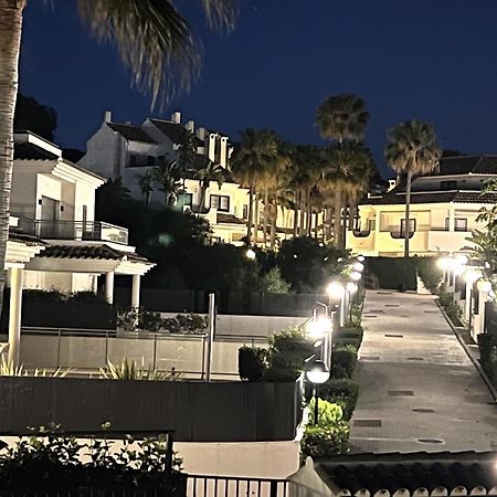 Stylish Townhouse In Beachfront Complex Marbella Buitenkant foto