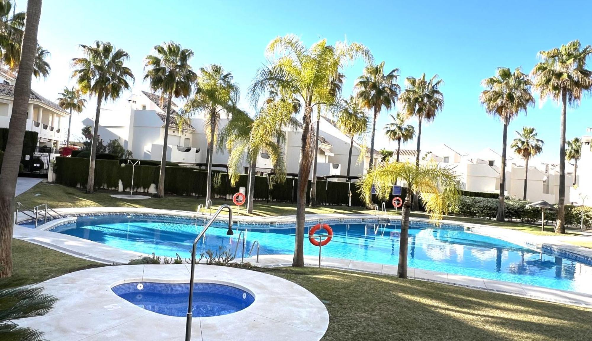Stylish Townhouse In Beachfront Complex Marbella Buitenkant foto