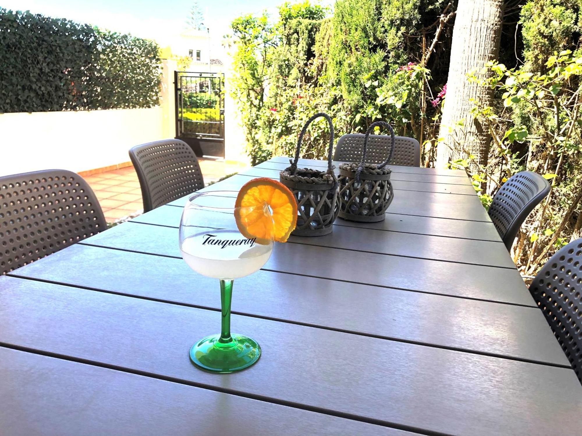 Stylish Townhouse In Beachfront Complex Marbella Buitenkant foto