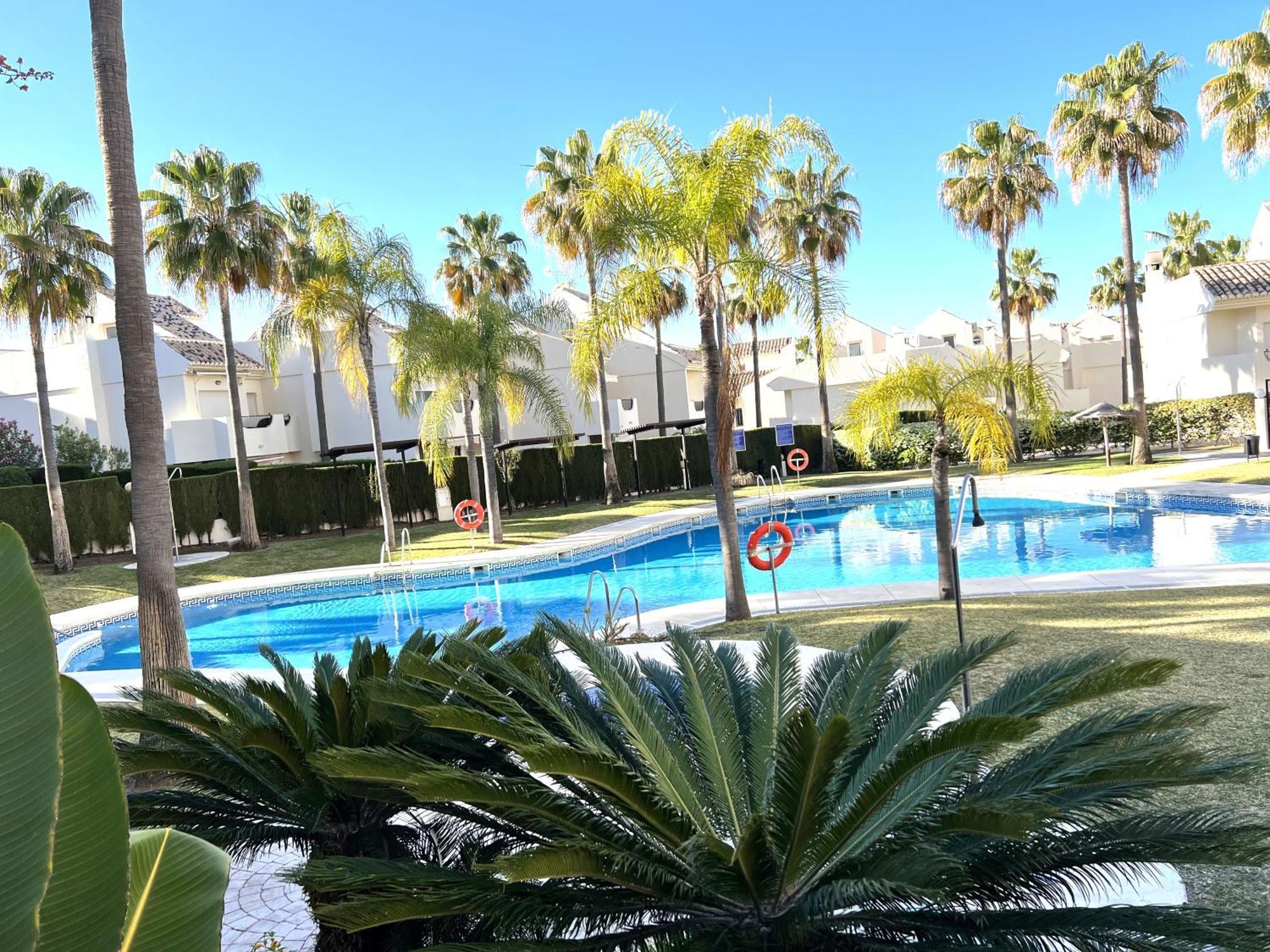 Stylish Townhouse In Beachfront Complex Marbella Buitenkant foto