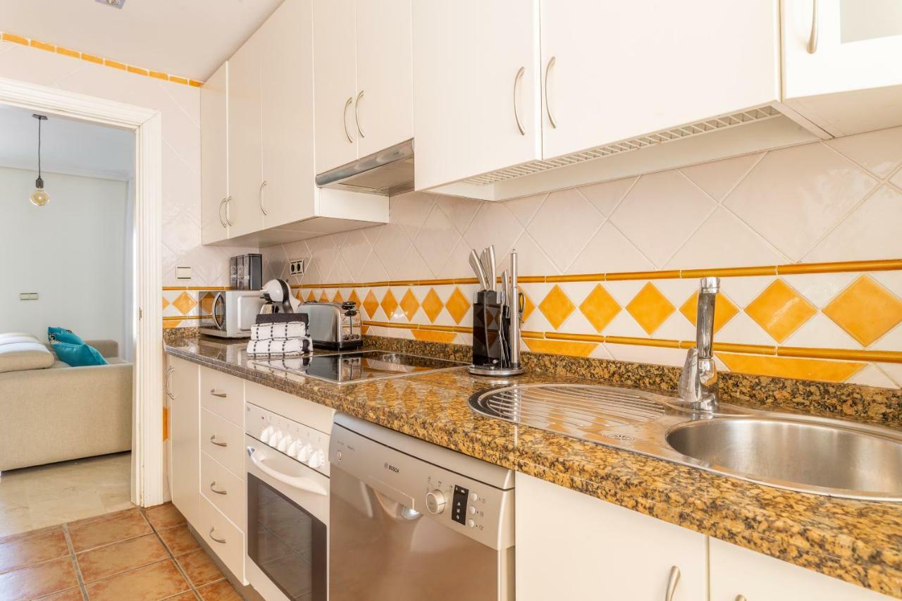 Stylish Townhouse In Beachfront Complex Marbella Buitenkant foto