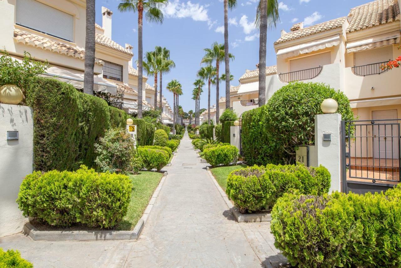 Stylish Townhouse In Beachfront Complex Marbella Buitenkant foto