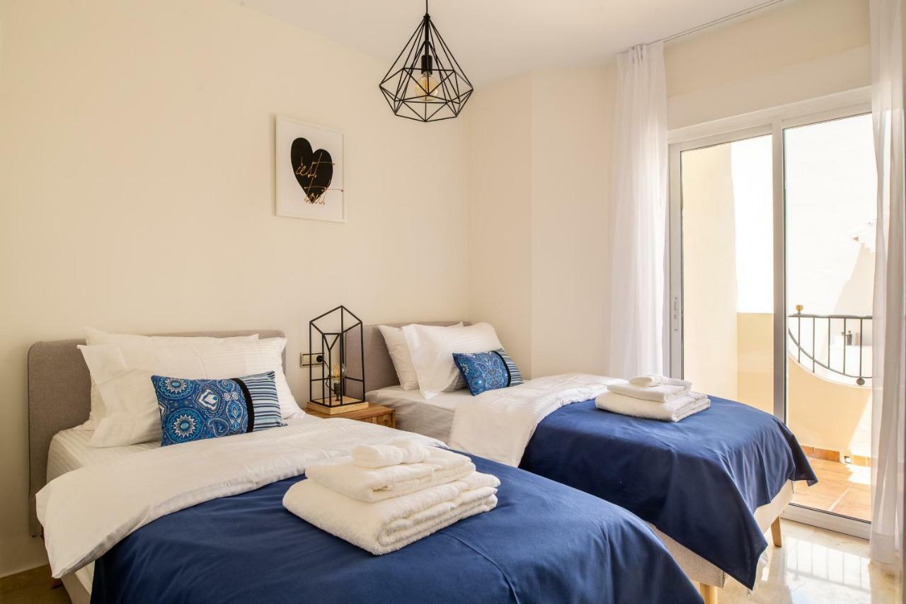 Stylish Townhouse In Beachfront Complex Marbella Buitenkant foto
