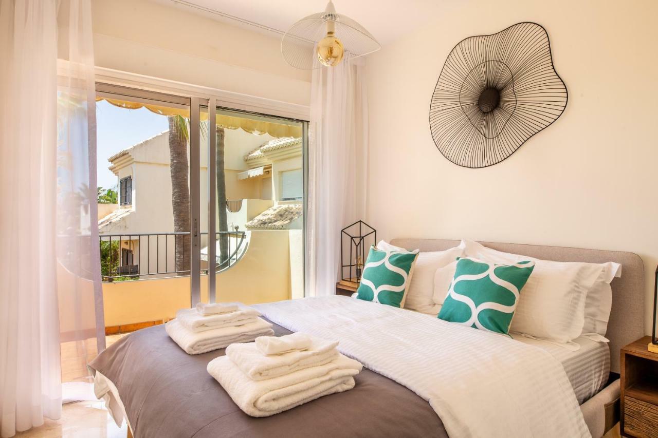 Stylish Townhouse In Beachfront Complex Marbella Buitenkant foto