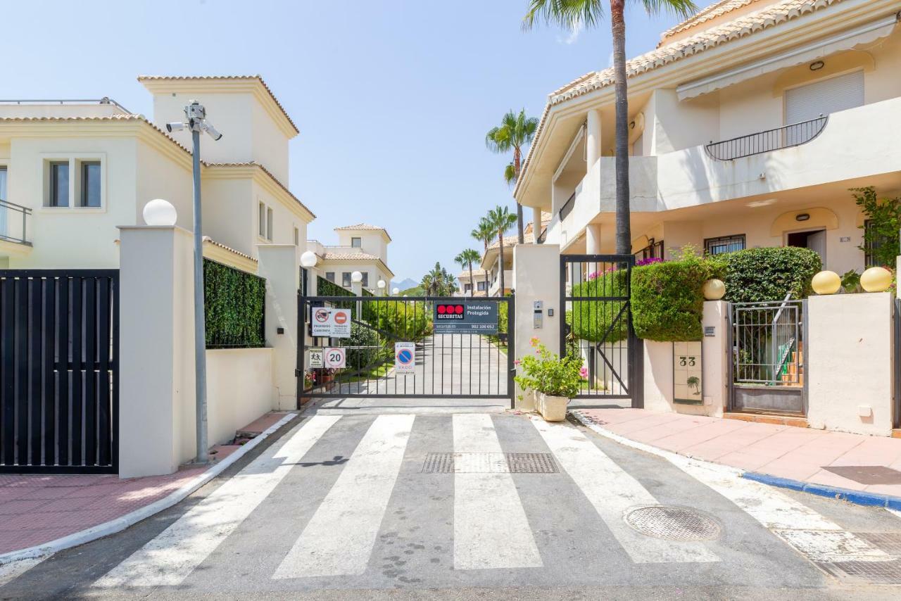 Stylish Townhouse In Beachfront Complex Marbella Buitenkant foto